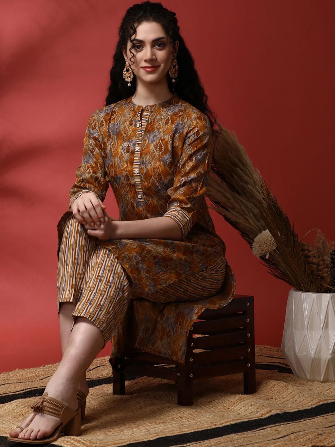 Anouk Floral Printed Mandarin Collar Straight Kurta With Trousers