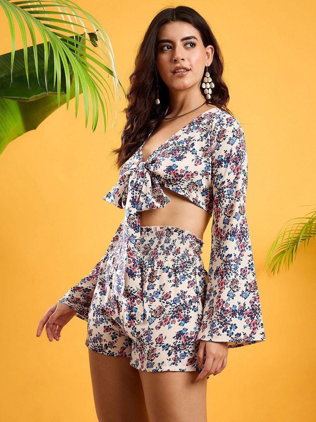 Berrylush Floral Printed Long Sleeves Crop Top With Shorts Co-Ords Set