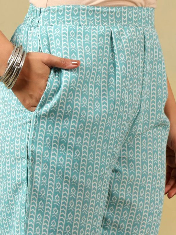 Mamicha Women Floral Printed Regular Pure Cotton Kurta with Trousers & With Dupatta
