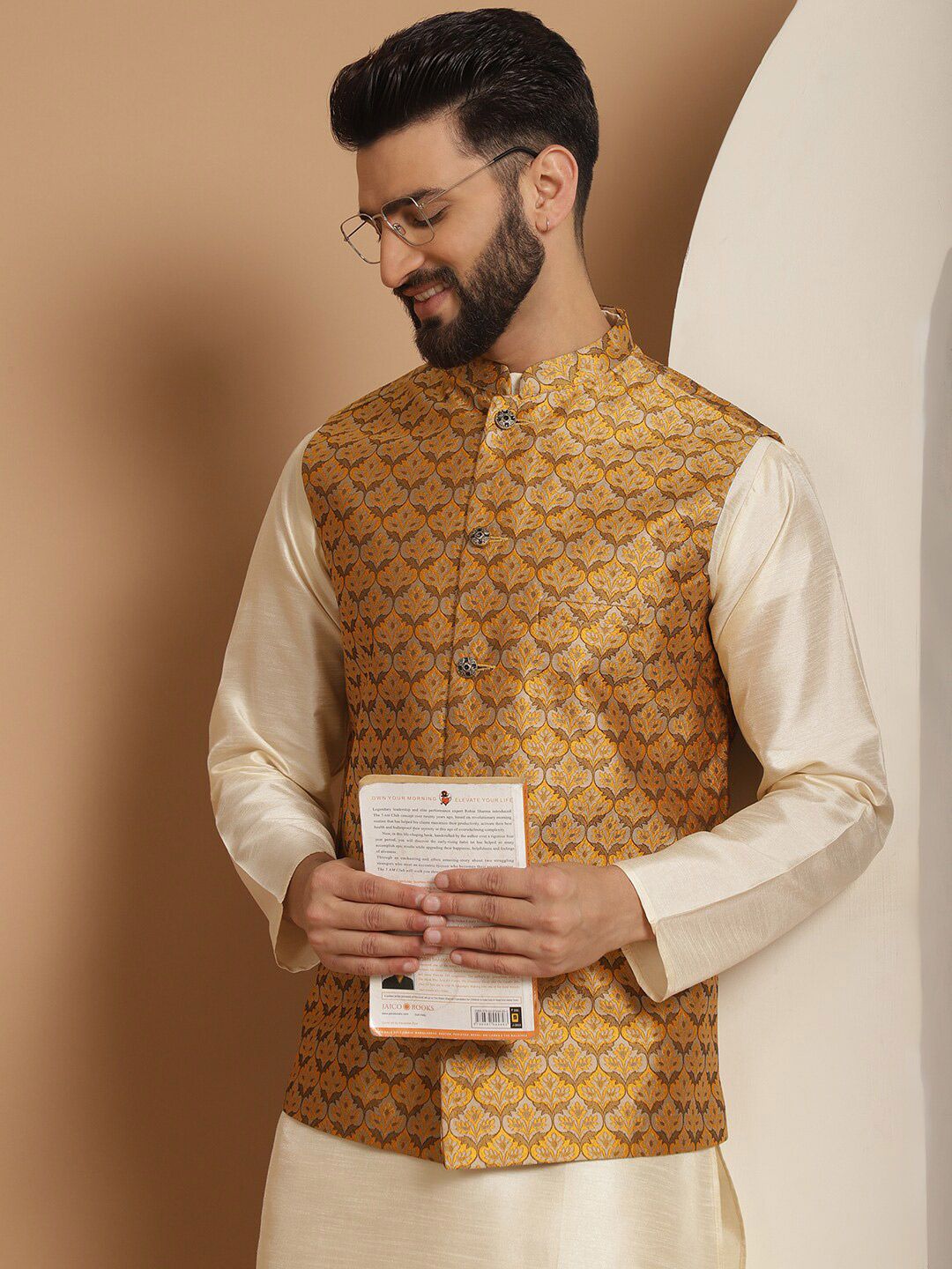 Anouk Mandarin Collar Knee Length Kurta Biasa dengan Churidar