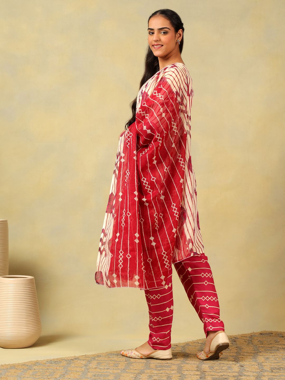 Mamicha Women Printed Regular Thread Work Pure Cotton Kurta with Trousers & With Dupatta