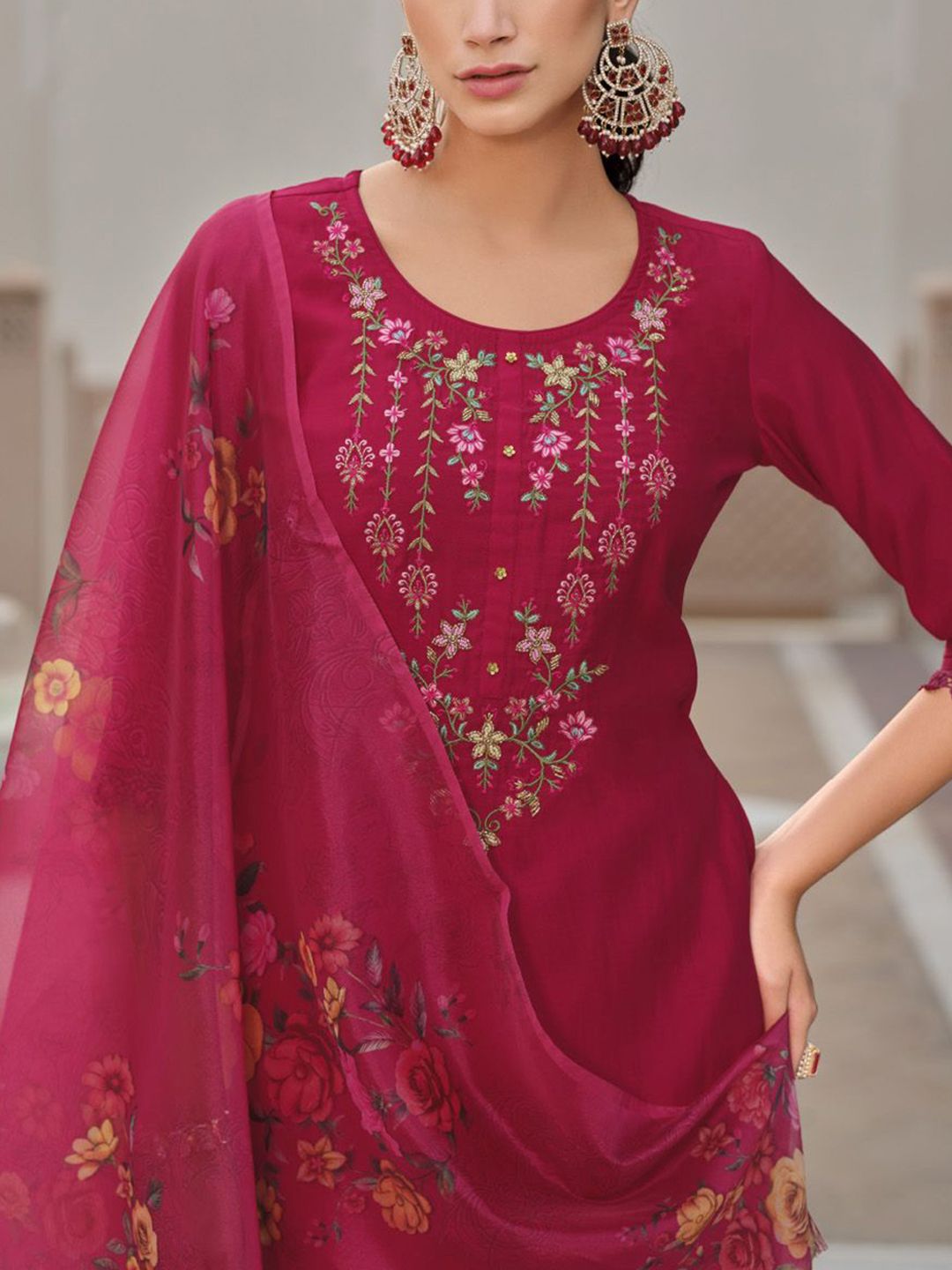 Varanga Floral Embroidered Thread Work Straight Kurta With Trousers And Dupatta