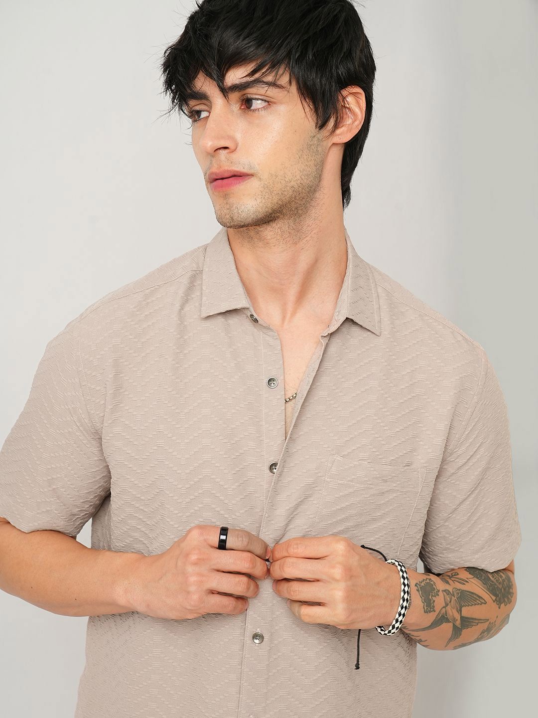 VASTRADO Men Classic Cutaway Collar Textured Slim Fit Casual Shirt