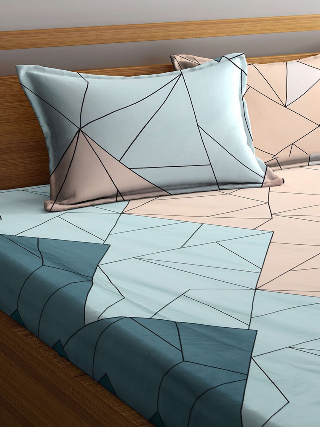 KLOTTHE Blue & Peach-Coloured Geometric 300 TC King Bedsheet with 2 Pillow Covers