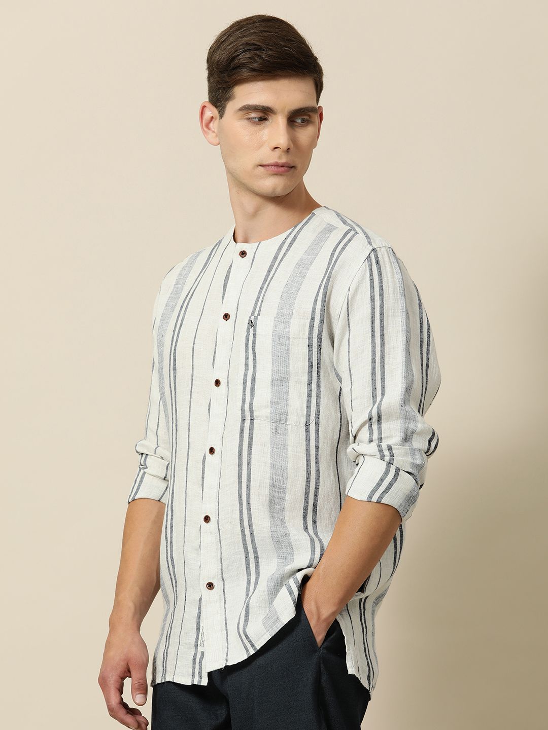 Mr Bowerbird Men White & Black Liberal Fit Striped Casual Shirt