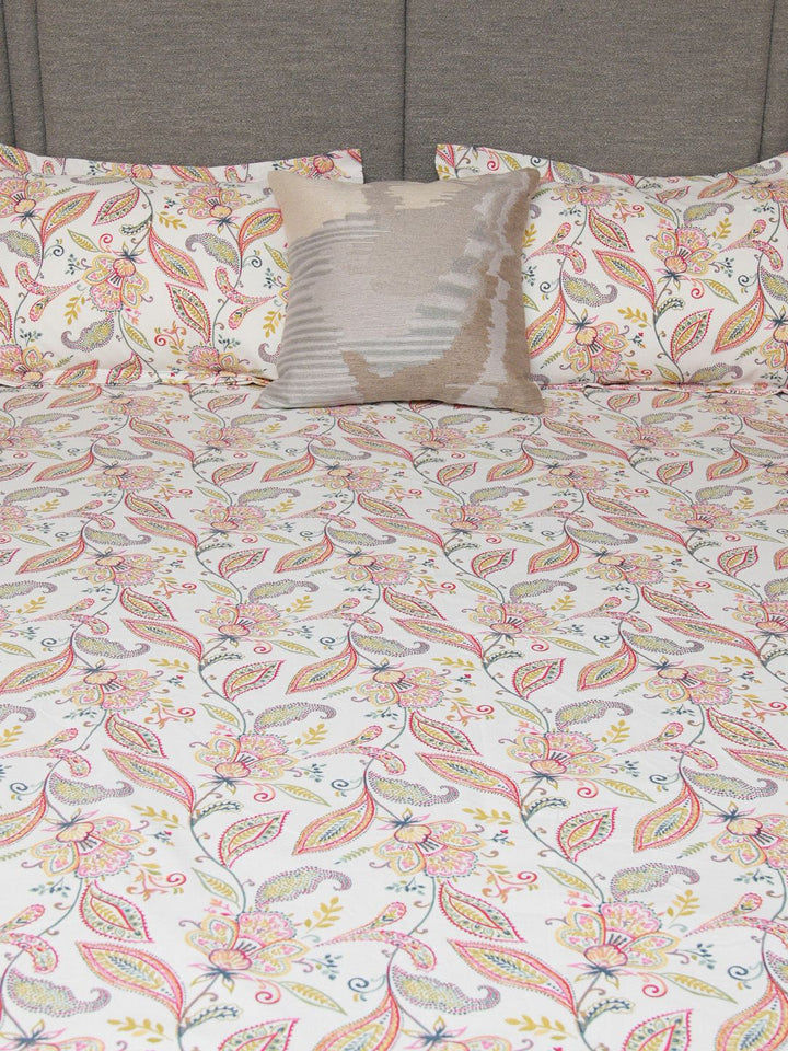 Urban Space White & Pink Printed 200 TC Cotton Single Bedsheet dengan 1 Cover Bantal