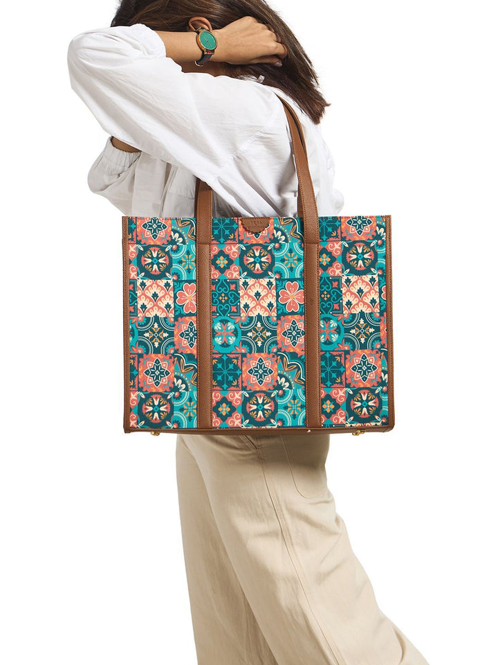 TEAL BY CHUMBAK Women Ethnic Motifs Printed Tote Bag