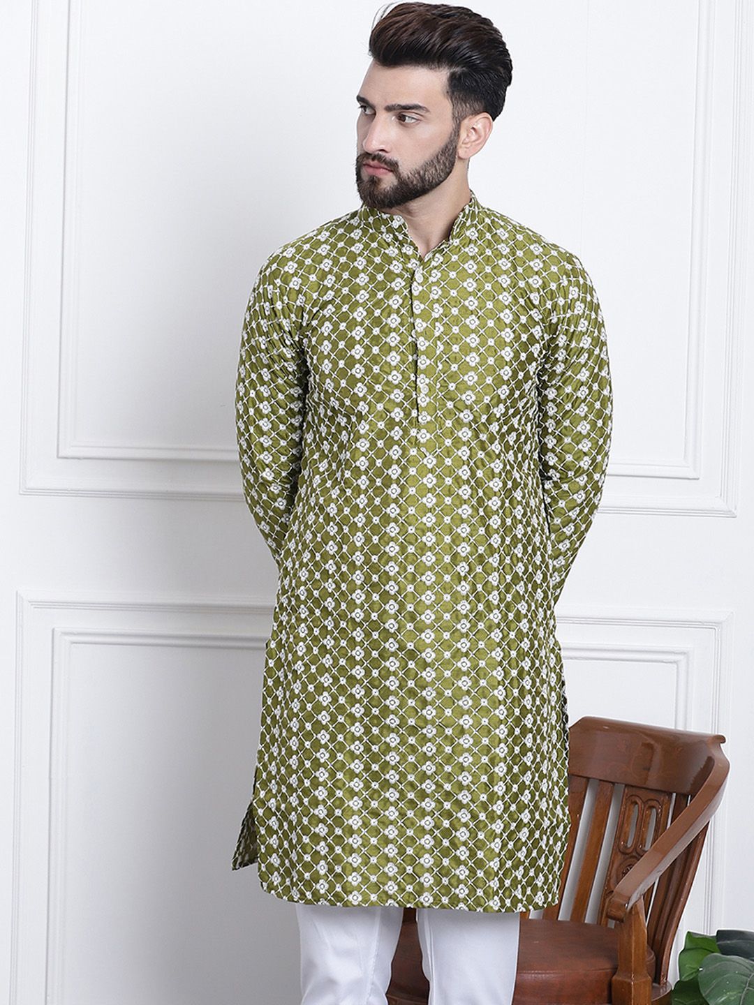 SOJANYA Men Green & White Ethnic Motifs Embroidered Kurta