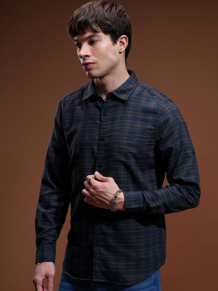 HIGHLANDER Men Navy & Brown Slim Fit Checked Casual Shirt