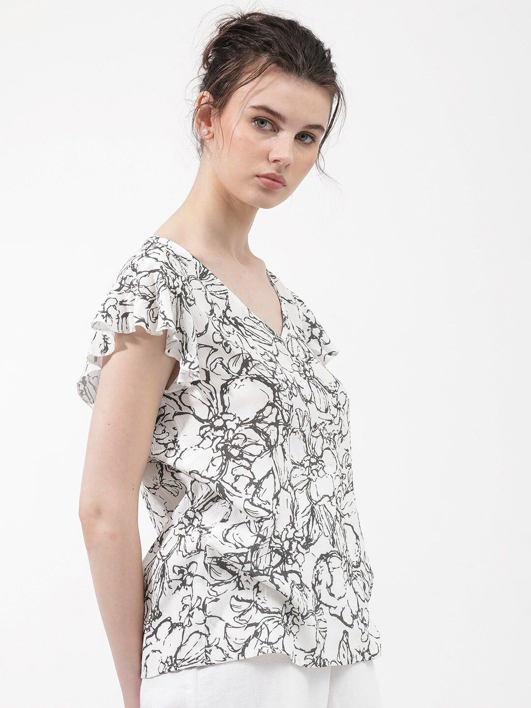 RAREISM V-Neck Floral Print Flutter Sleeve Top