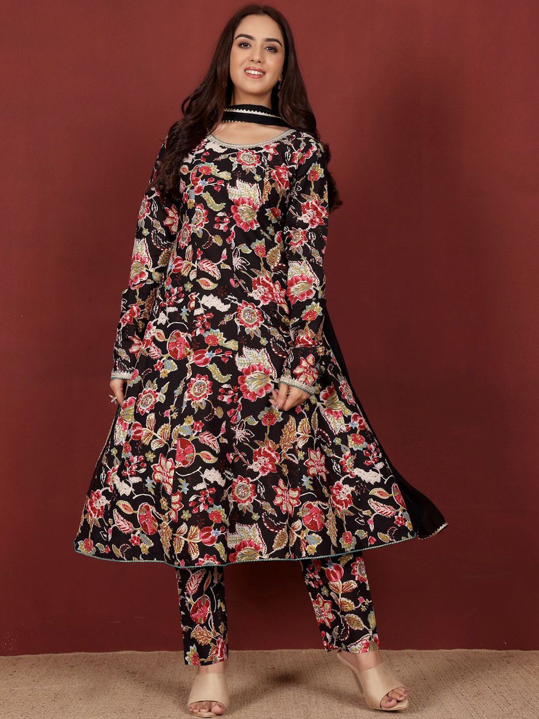 Varanga Floral Printed Thread Work Pure Cotton Kurta With Trousers & Dupatta