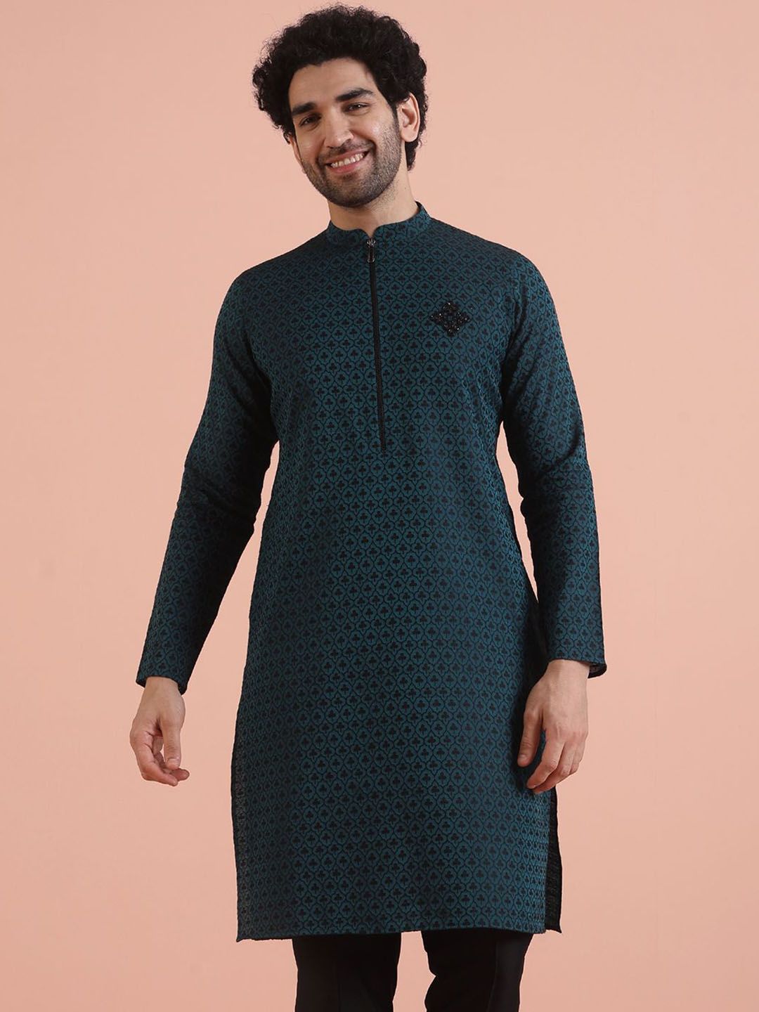KISAH Men Floral Embroidered Kurta