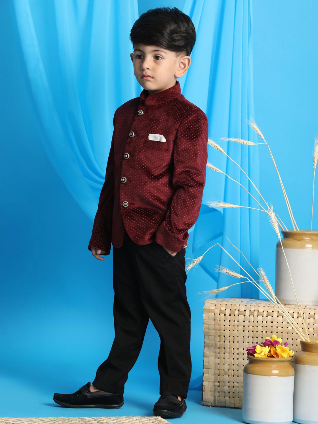 VASTRAMAY Boys Polka Dot Printed Slim-Fit Bandhgala Party Blazer