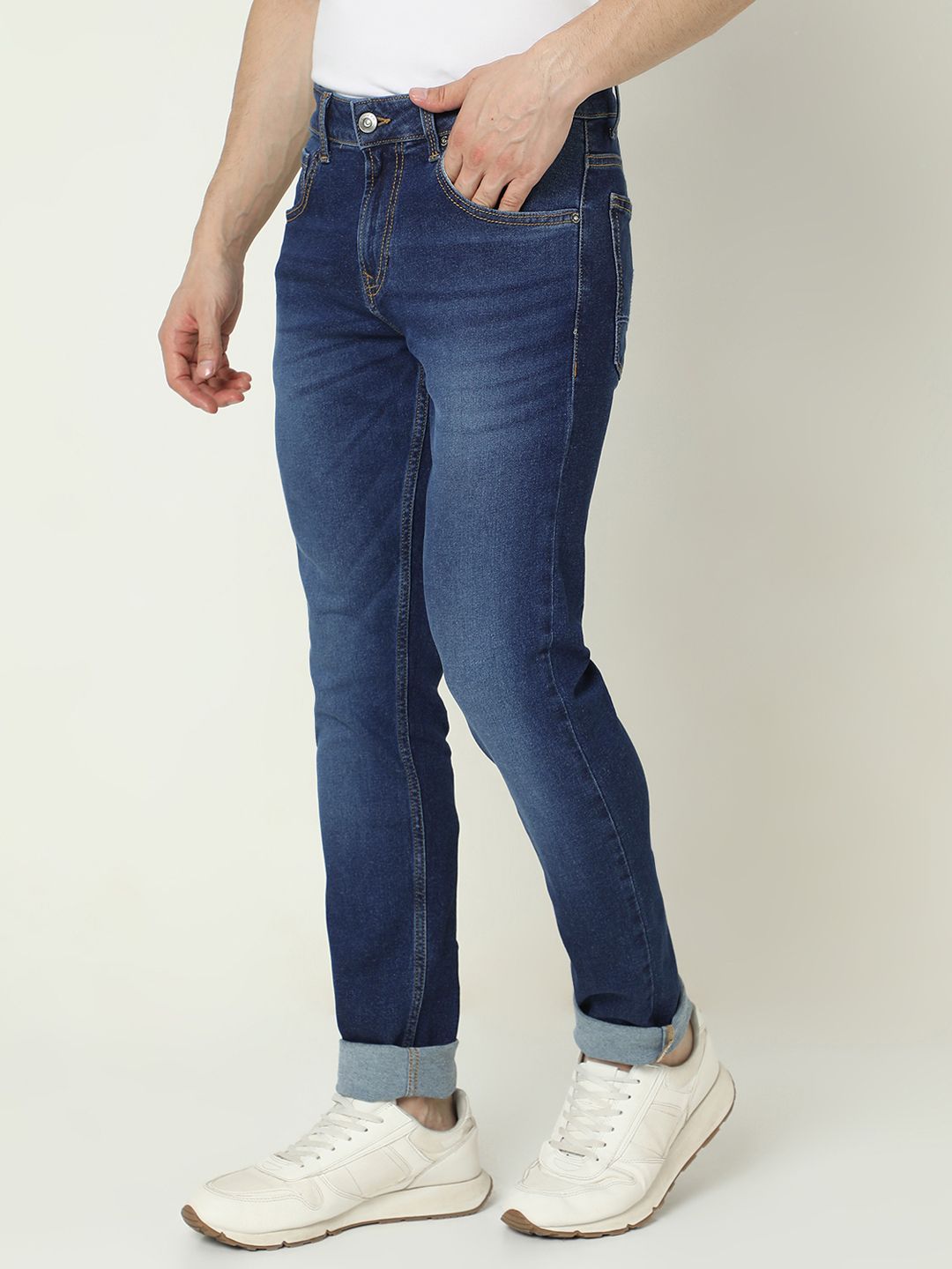 SPYKAR Men Slim Fit Low-Rise Light Fade Stretchable Jeans