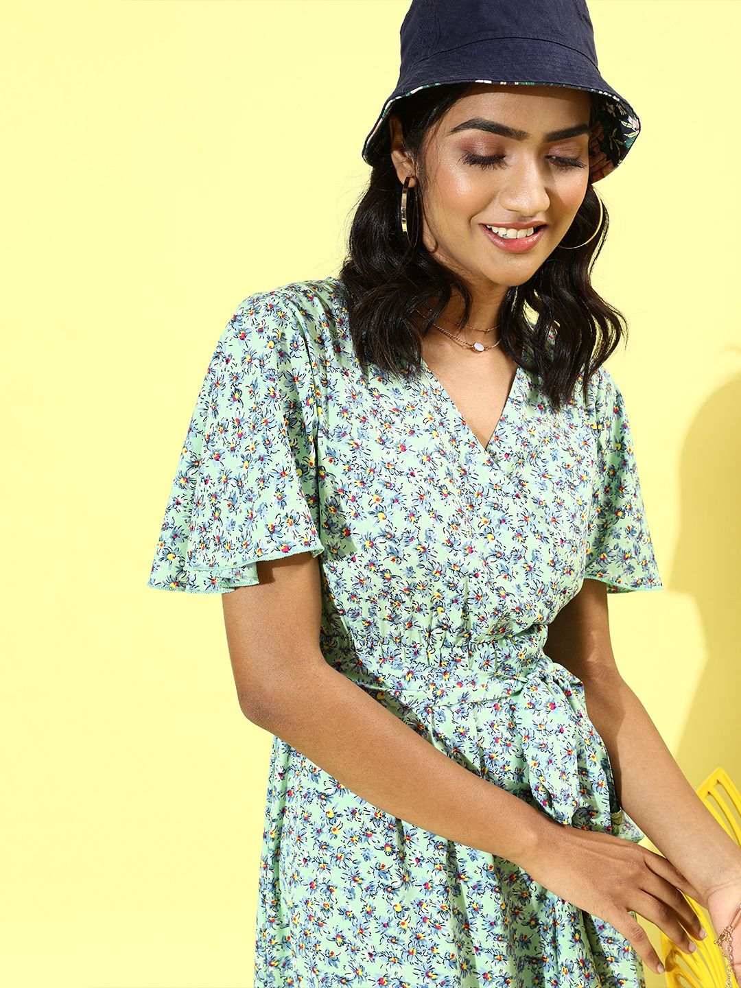 Berrylush Sea Green & Black Floral Printed Crepe Maxi Dress