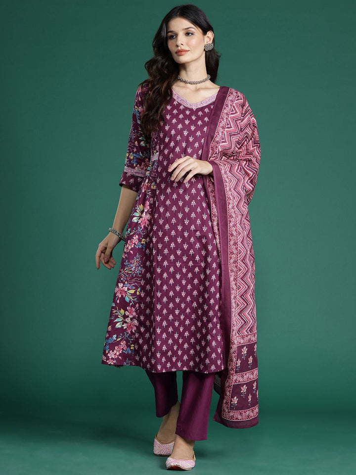 Indo Era Floral Printed  Gotta Patti Pure Cotton Kurta With Trousers & Dupatta