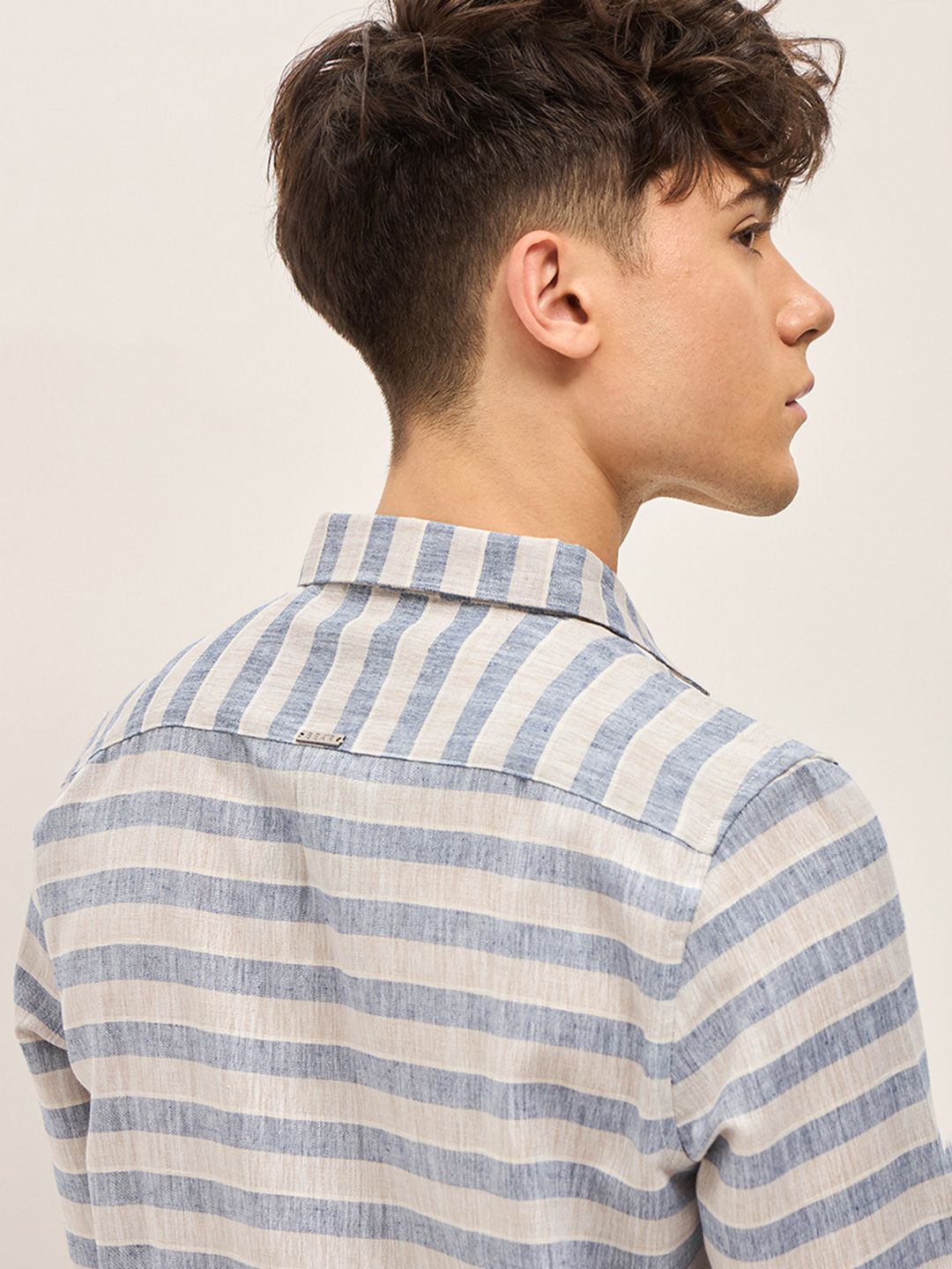 THE BEAR HOUSE Men Spread Collar Horizontal Striped Slim Fit Casual Shirt