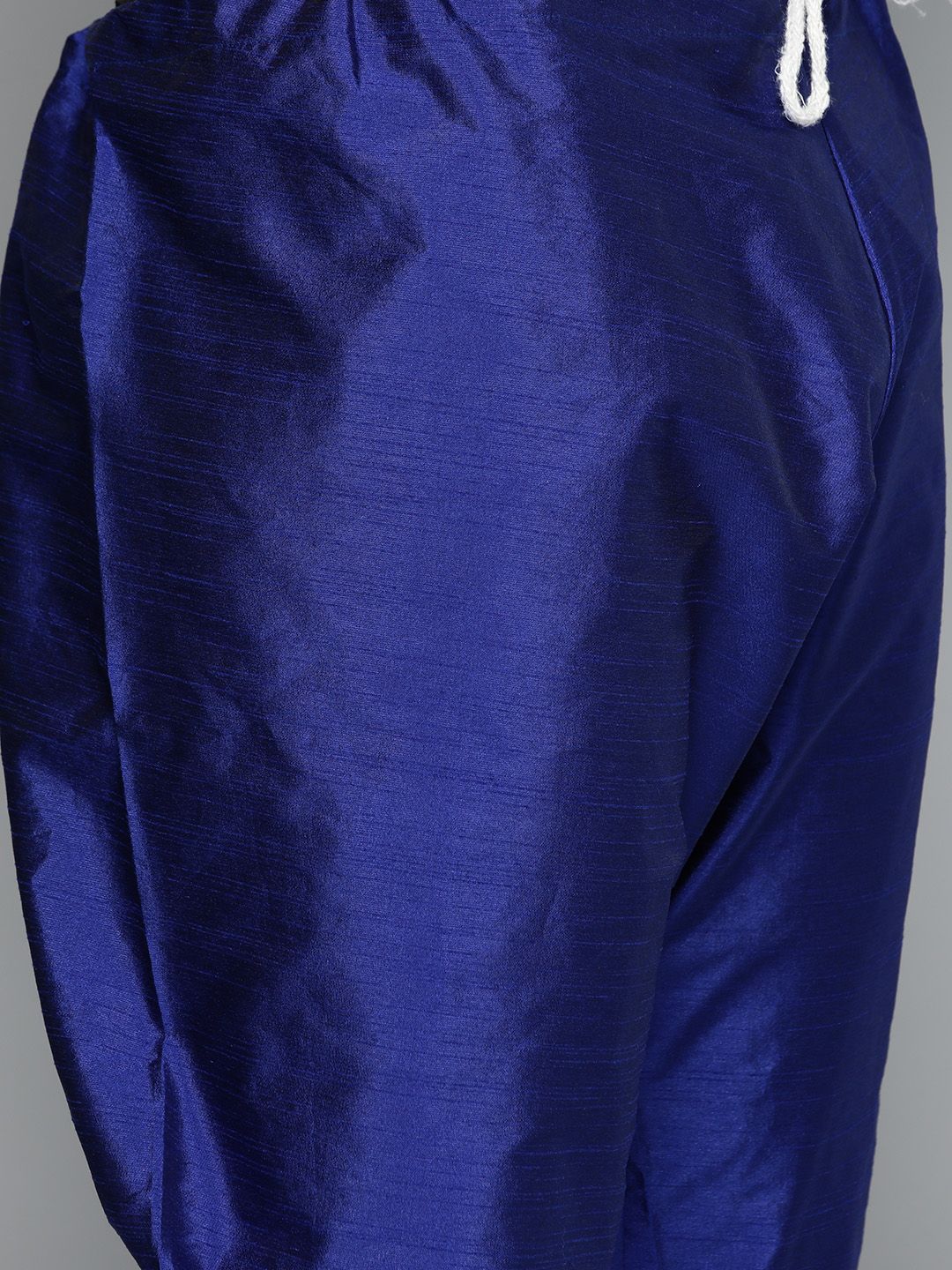 SOJANYA Men Blue Ethnic Motifs Embroidered Thread Work Kurta with Churidar