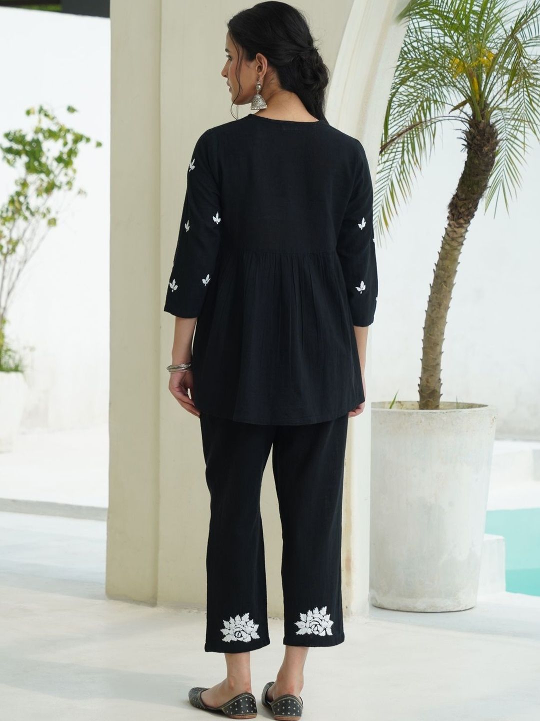 House of Chikankari Black 2 Keping Cotton Solid Tunic dengan Set Co-Ord Seluar