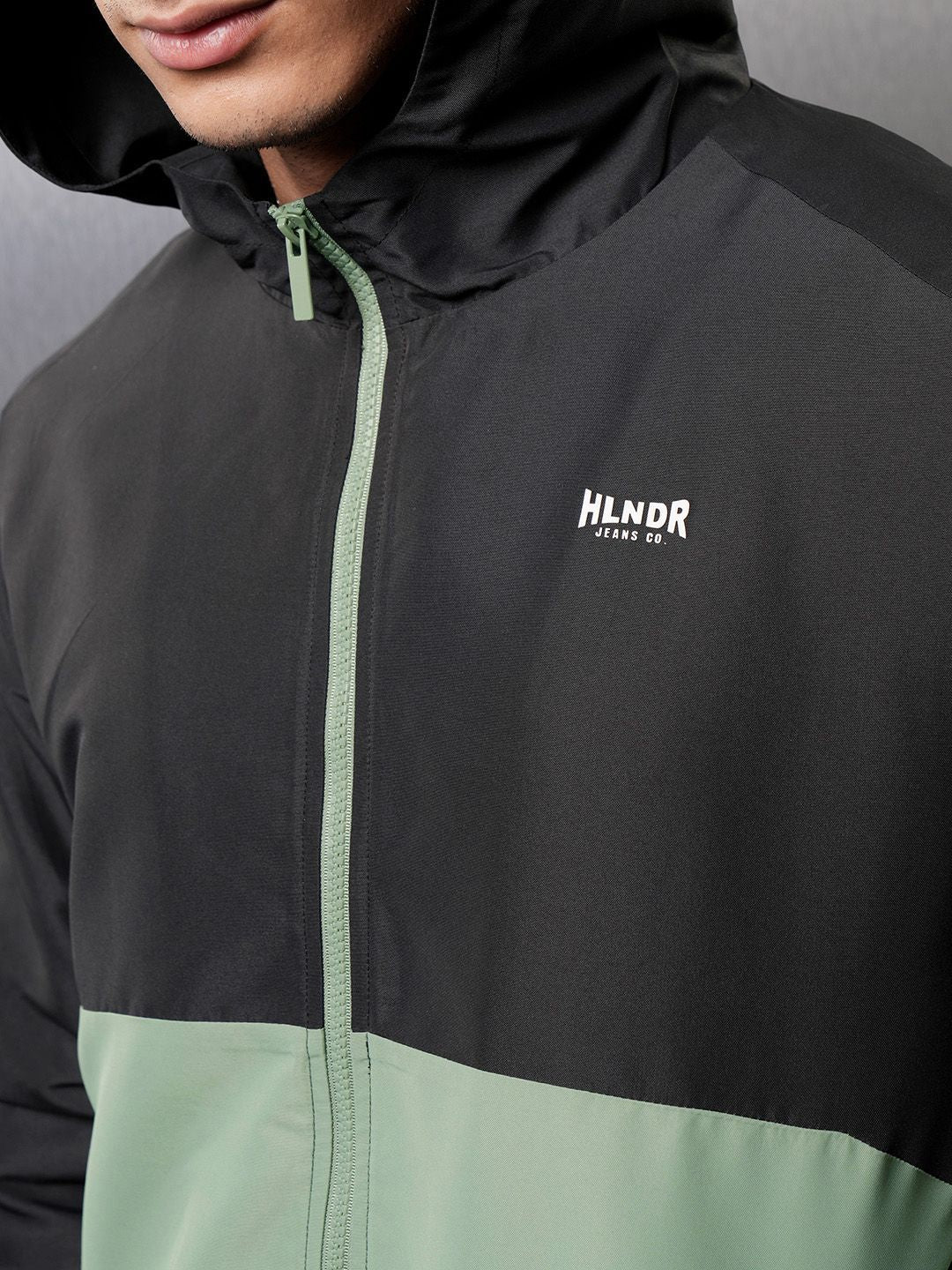 HIGHLANDER Men Colourblocked Crop Sporty Jacket