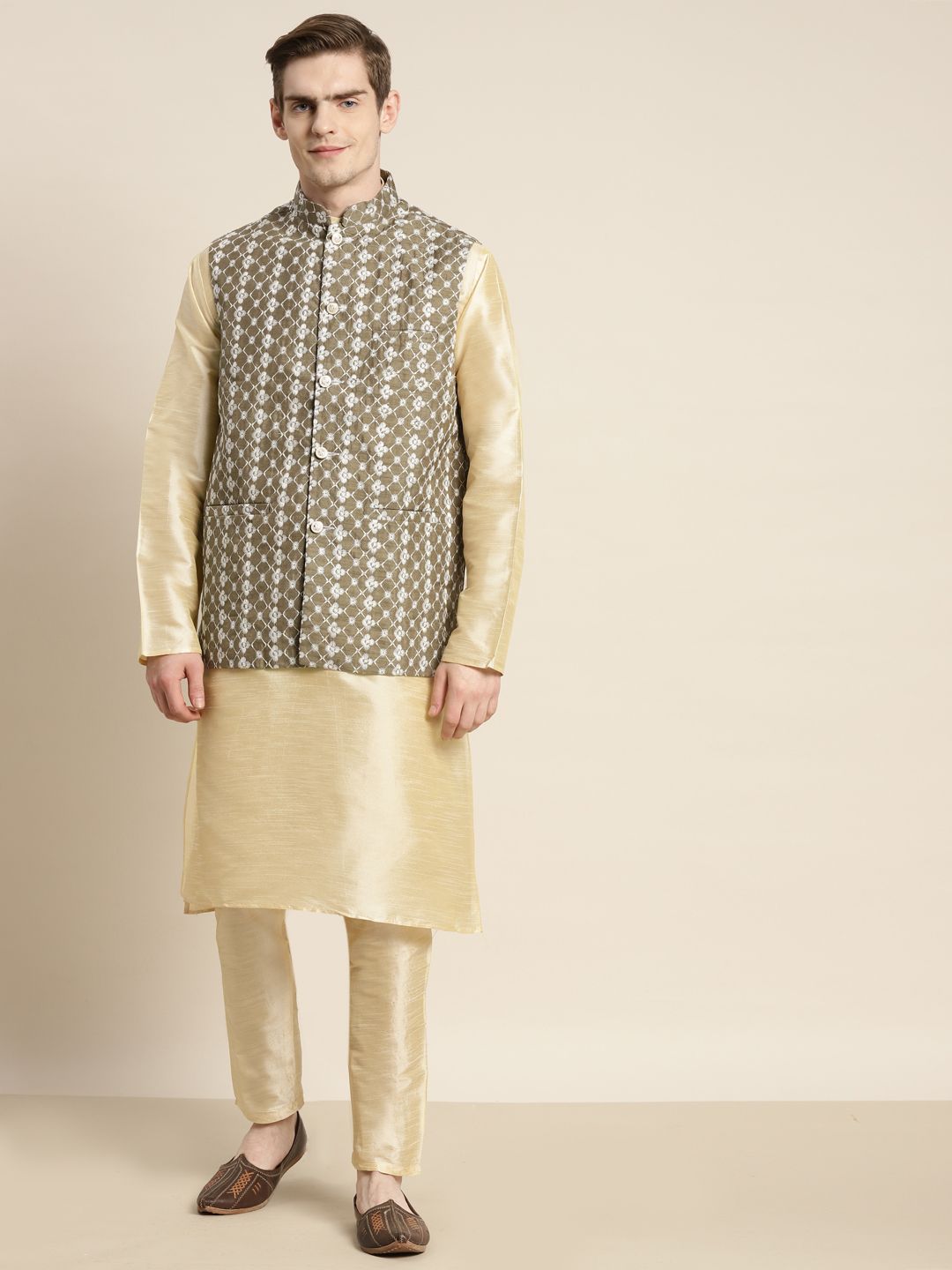 SOJANYA Men Solid Kurta with Churidar & Embroidered Ethnic Motifs Nehru Jacket