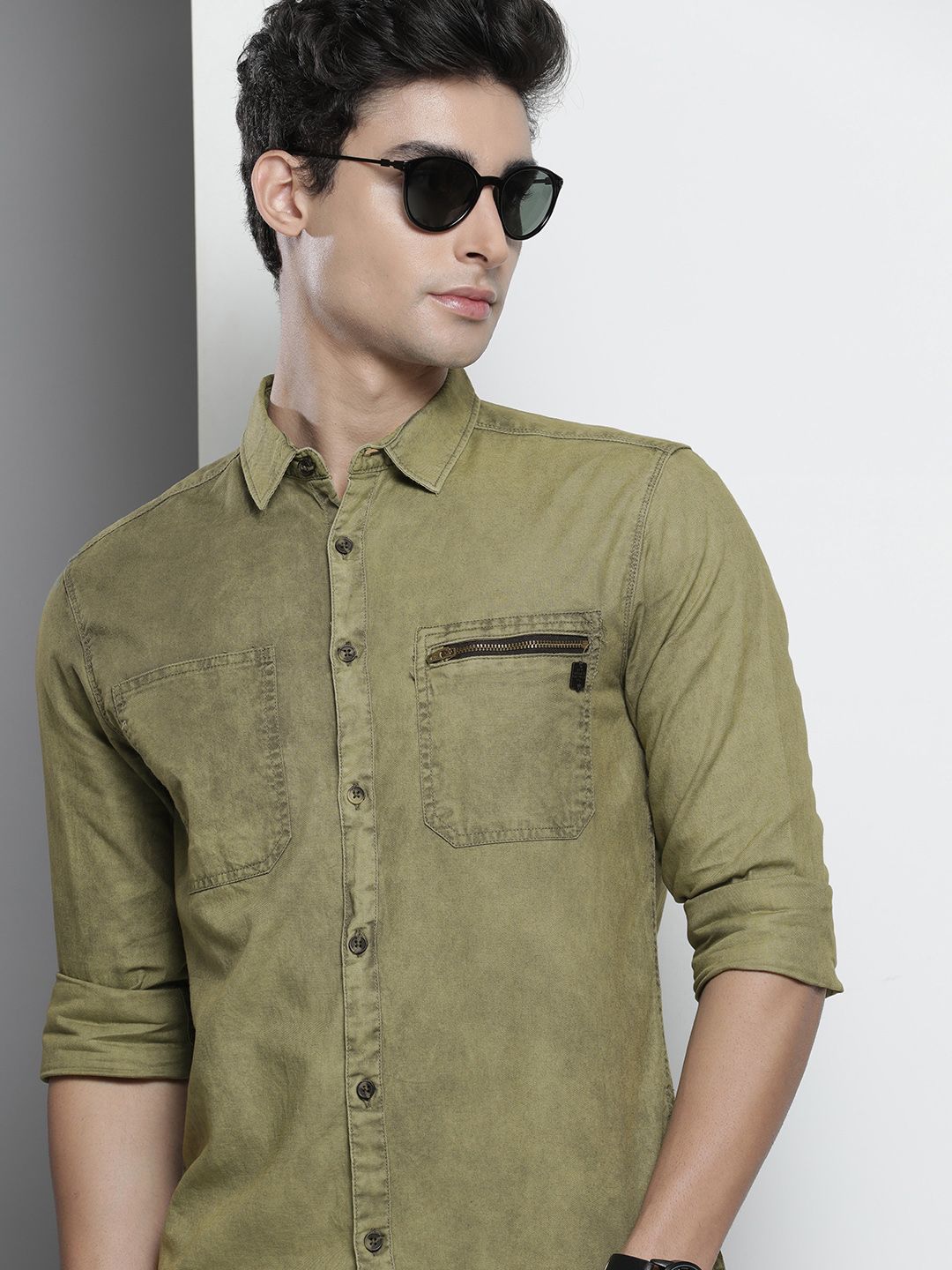 The Indian Garage Co Men Olive Green Solid Pure Cotton Casual Shirt