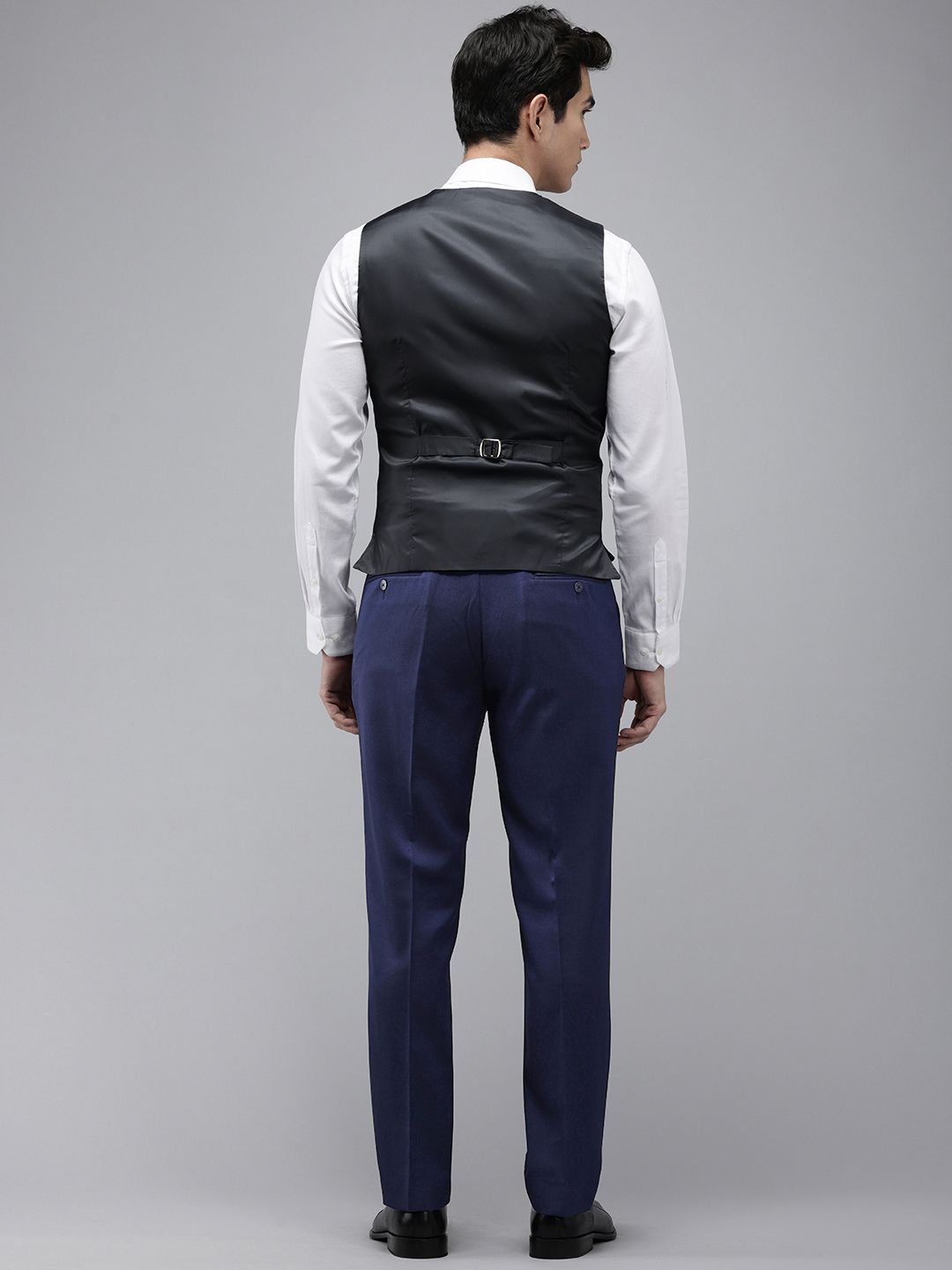 Park Avenue Super Slim Fit Notched Lapel Collar Single Breasted 3-Piece Party Wear Suit