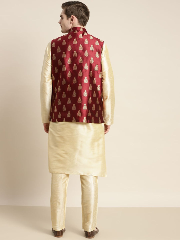 SOJANYA Kurta Motif Etnik Berwarna Emas Lelaki dengan Churidar