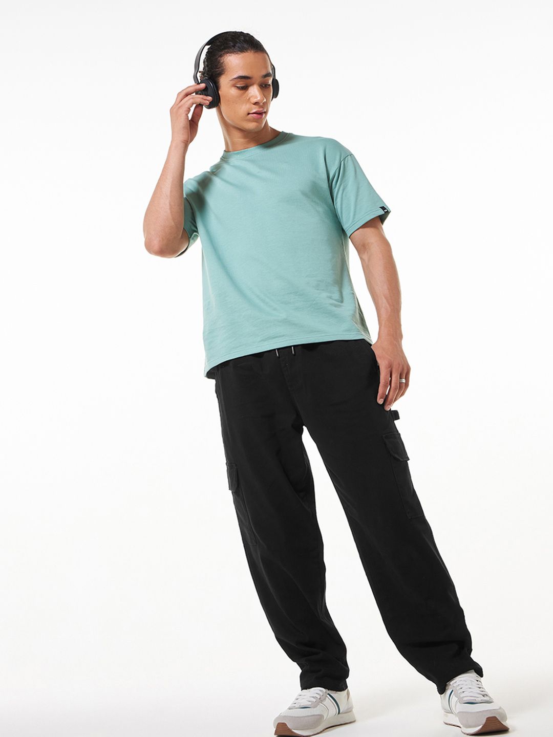 Bewakoof Men Cargo Carpenter Pants