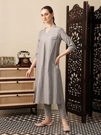 House of Pataudi Floral Yoke Design V-Neck Thread Work Jashn Kurta with Trousers & Dupatta