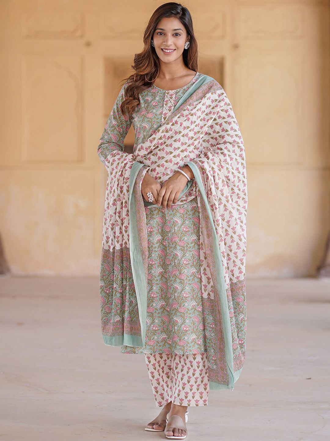 Kalini Floral Printed Pure Cotton Kurta dengan Seluar & Dupatta