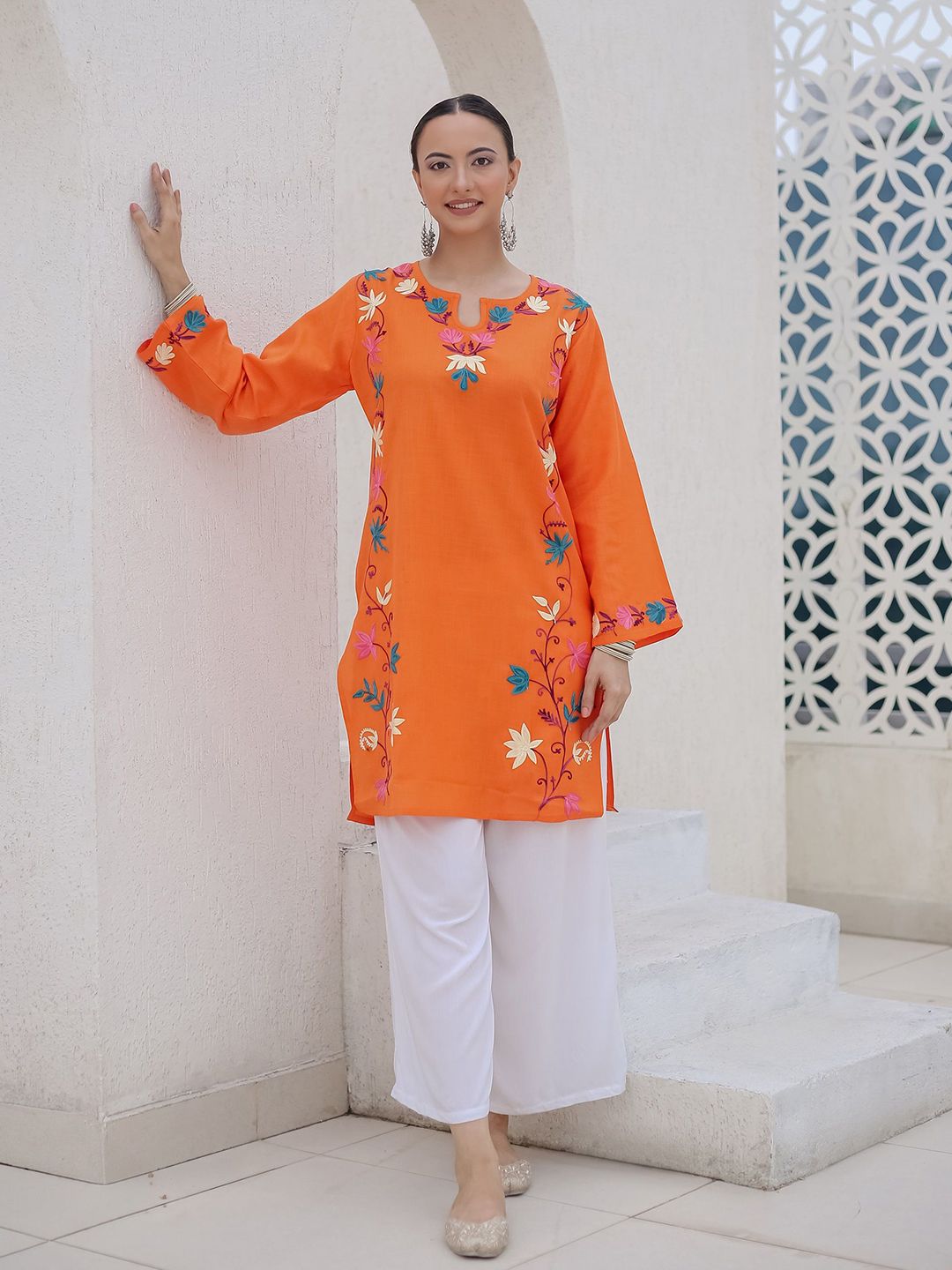 HOUSE OF KARI Falak Kashmiri Embroidered Flared Sleeves Thread Work Cotton Straight Kurta