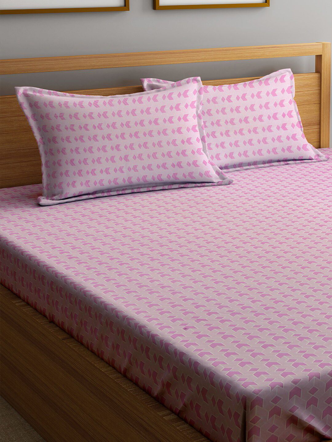 KLOTTHE Pink Geometric Cotton 300 TC Fitted King Fine Bedsheet with 2 Pillow Covers-98 x 87 inches