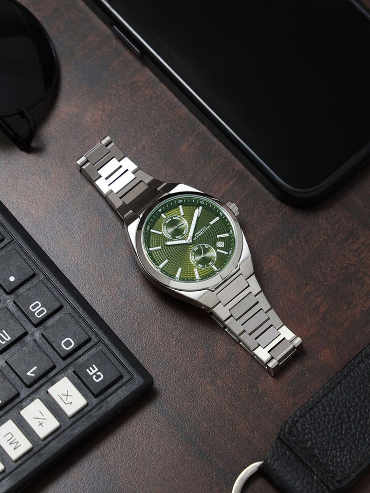 French Connection Men Dial & Stainless Steel Bracelet Style Straps Watch FCH03SM-G