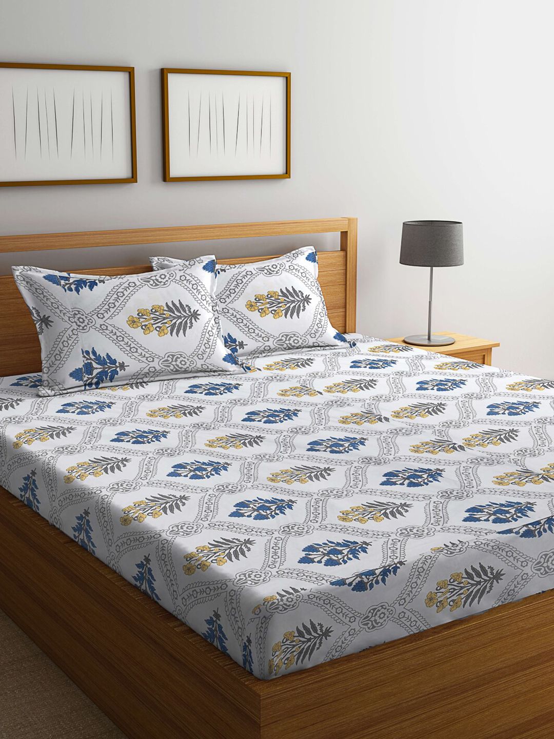 KLOTTHE Printed 300 TC Cotton Blend King Bedsheet & 2 Pillow Covers