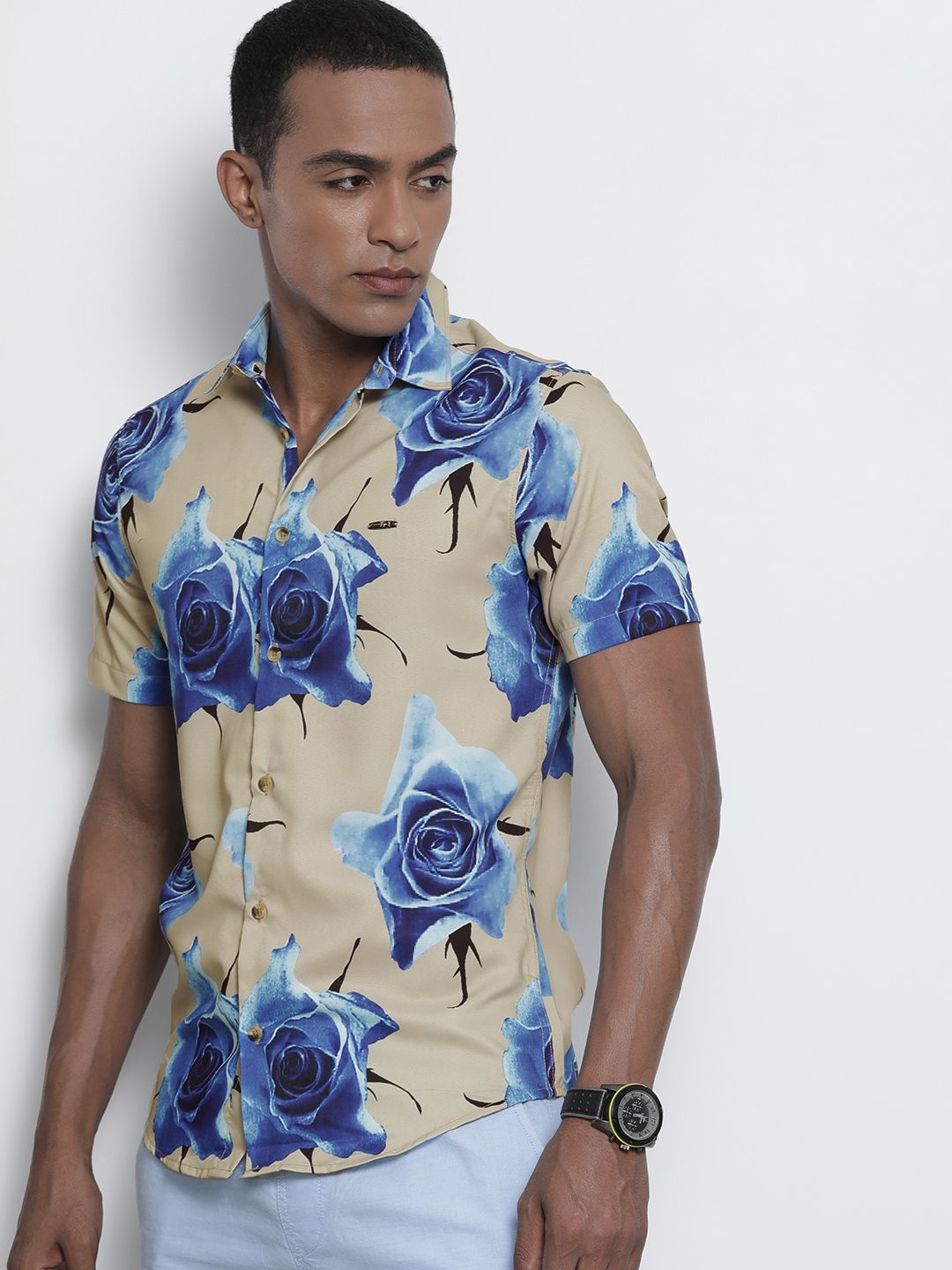 The Indian Garage Co Men Slim Fit Floral Printed Resortwear Shirt