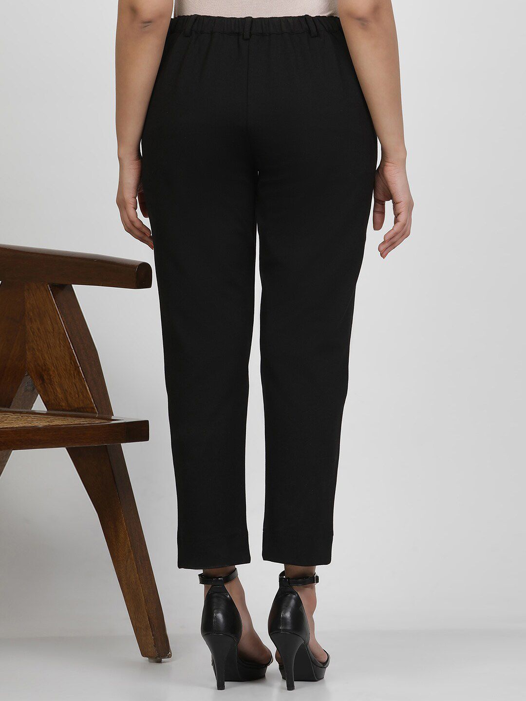 W Women Mid-Rise Slim Fit Regular Trouser