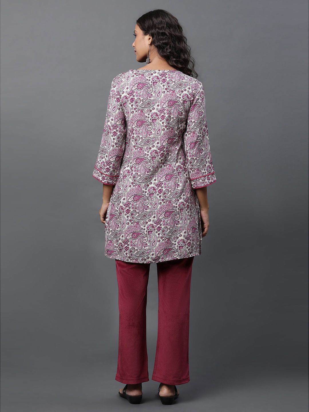 AURELIA Ethnic Motifs Printed Straight Kurti