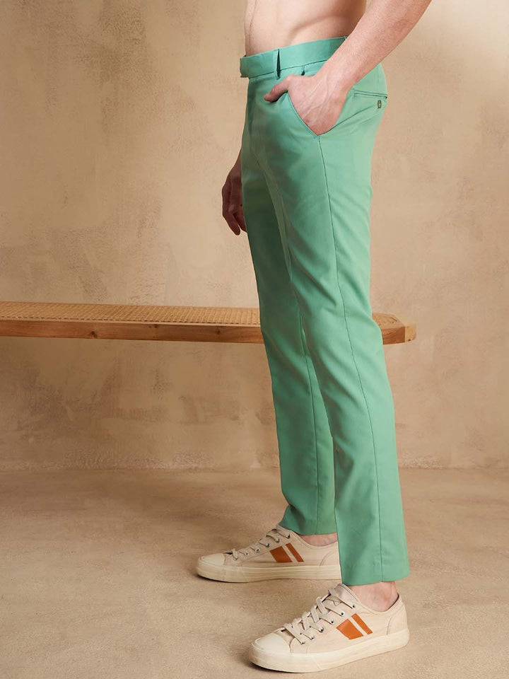 DENNISON Men Green Smart Tapered Fit Solid Regular Trousers