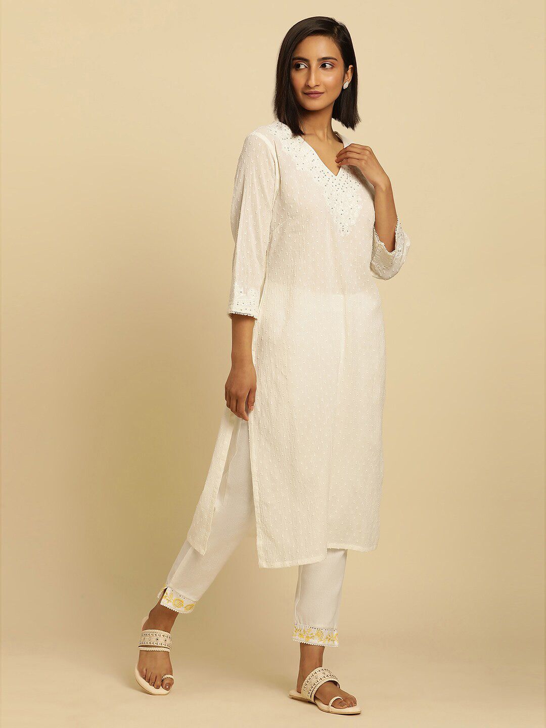 W White Ethnic Motifs Thread Work V-Neck Cotton A-Line Kurta
