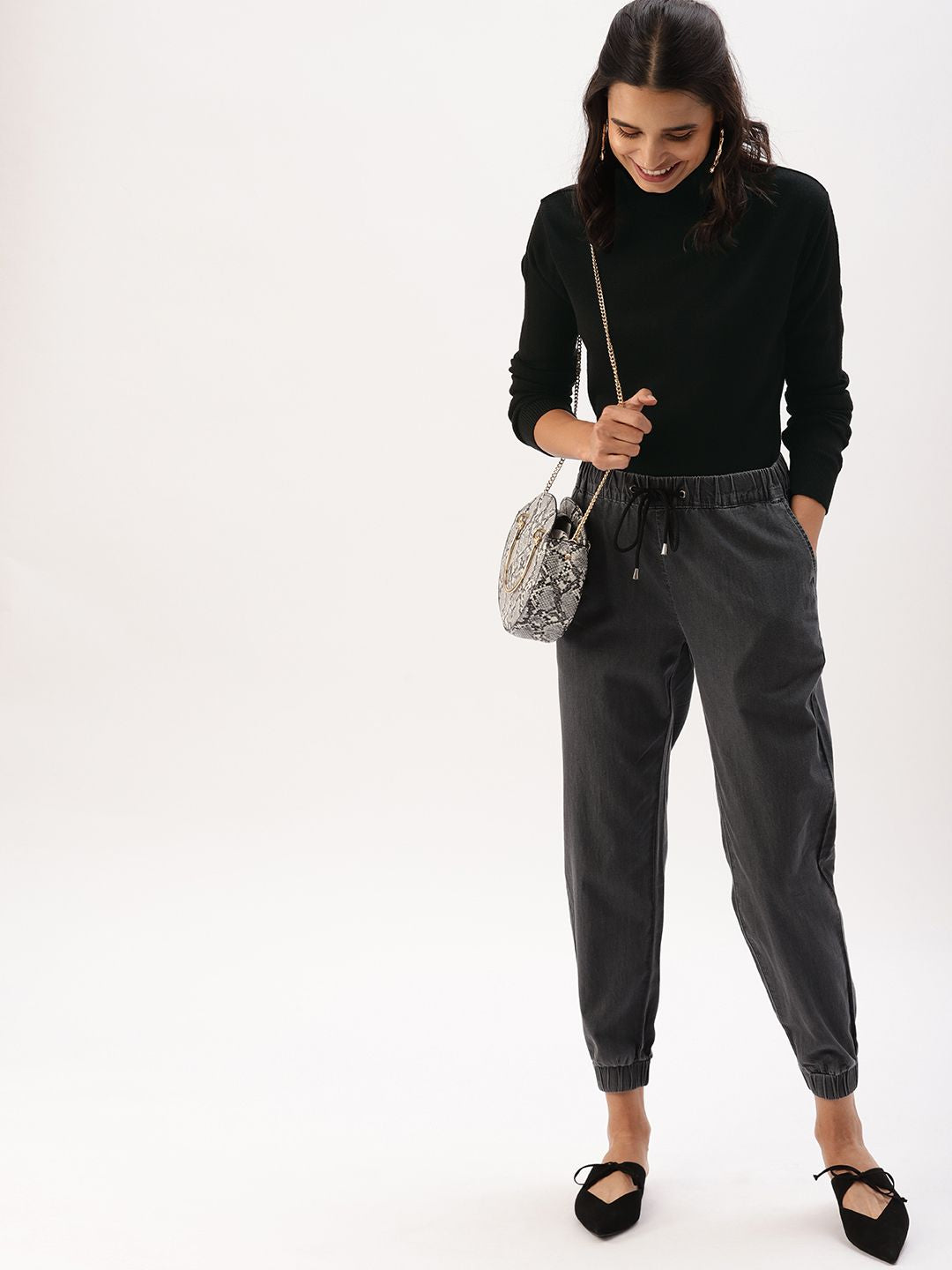 DressBerry Women Black Solid Sweater