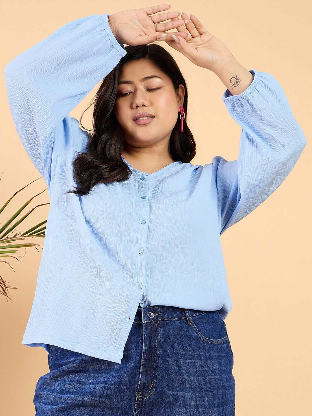 CURVY STREET Plus Size V-Neck Puff Sleeve Top