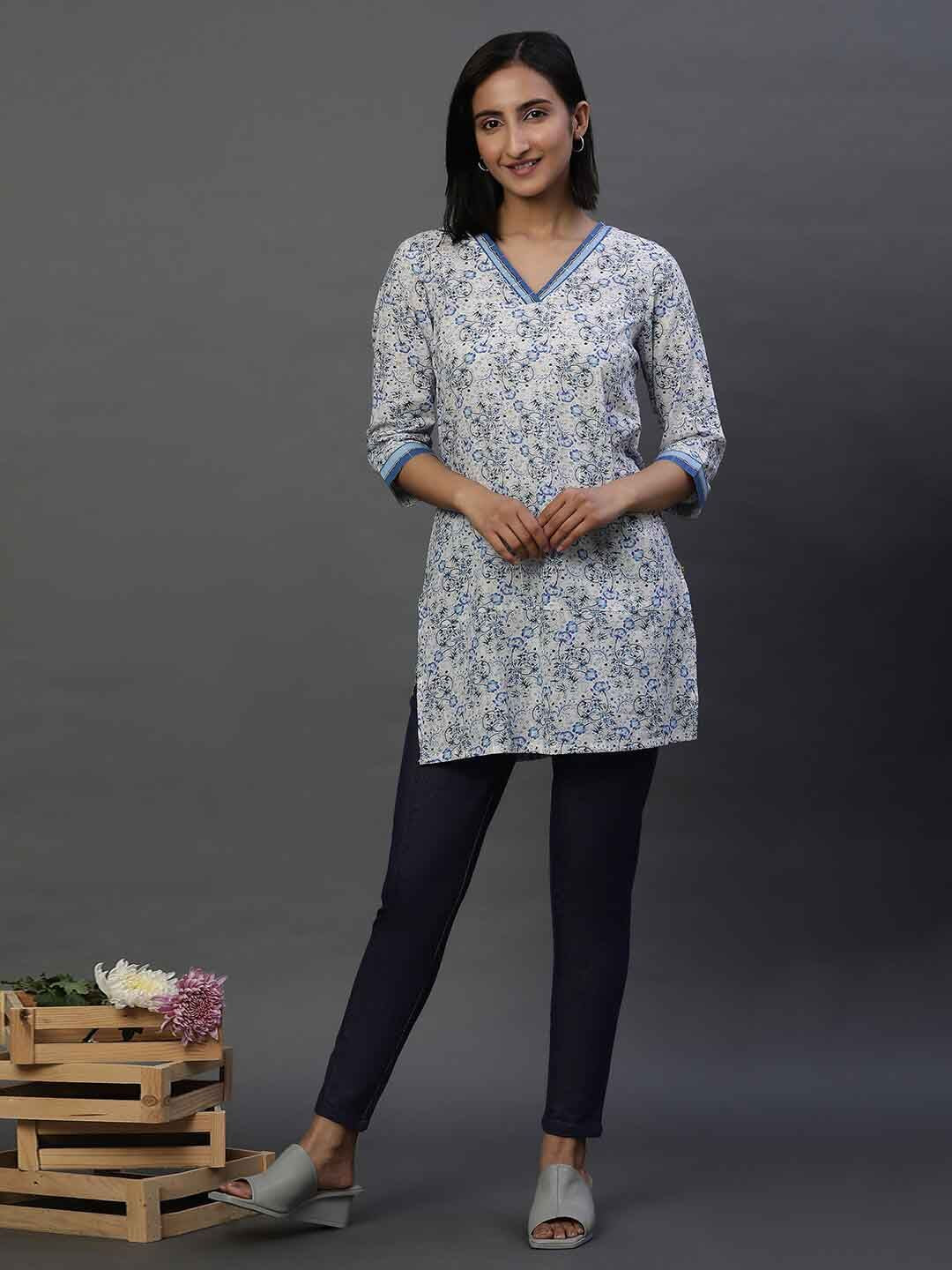 AURELIA Floral Printed V-Neck Straight Kurti