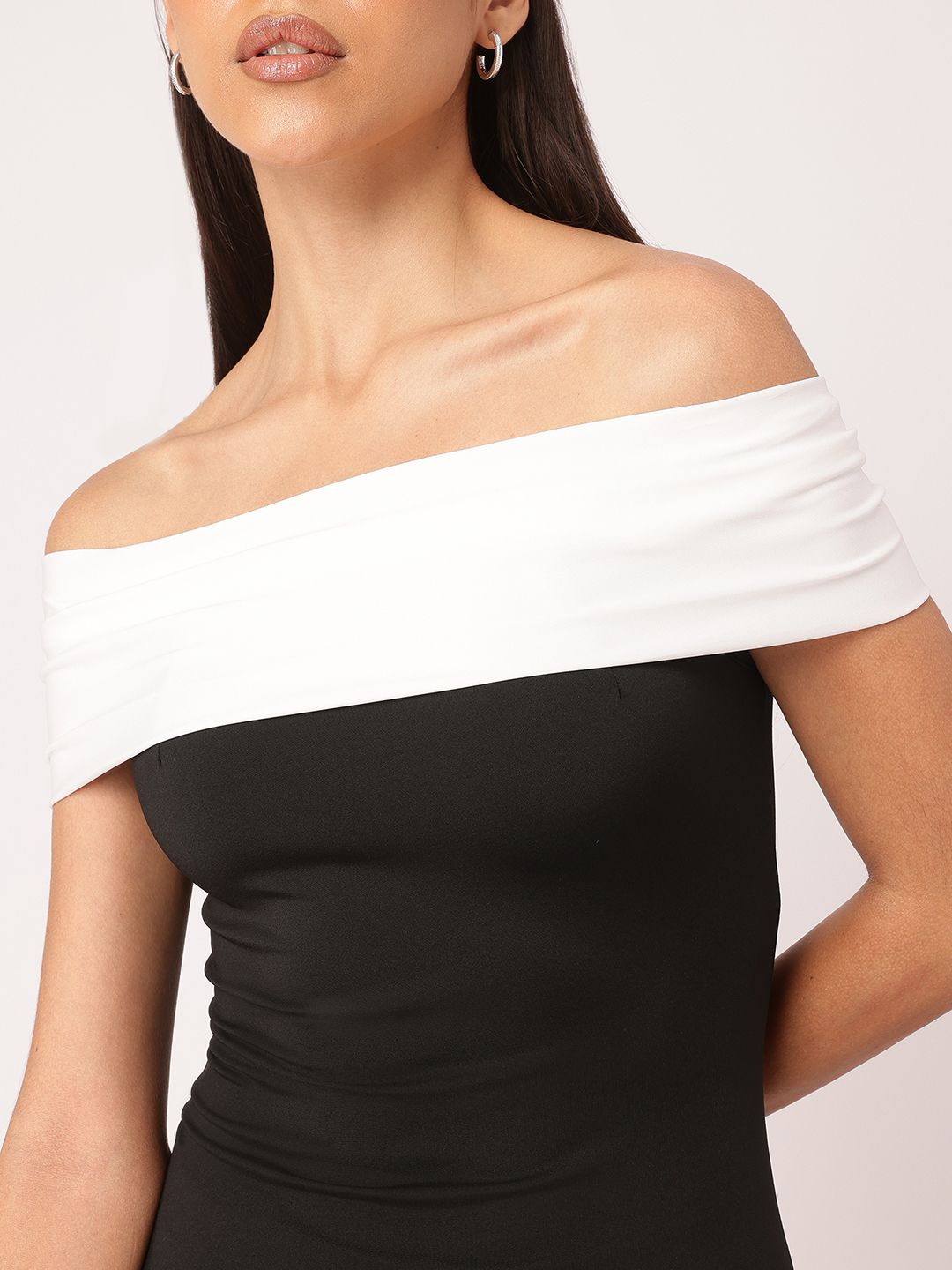 DressBerry Off-Shoulder Trendy Bodycon Bombshell Dress