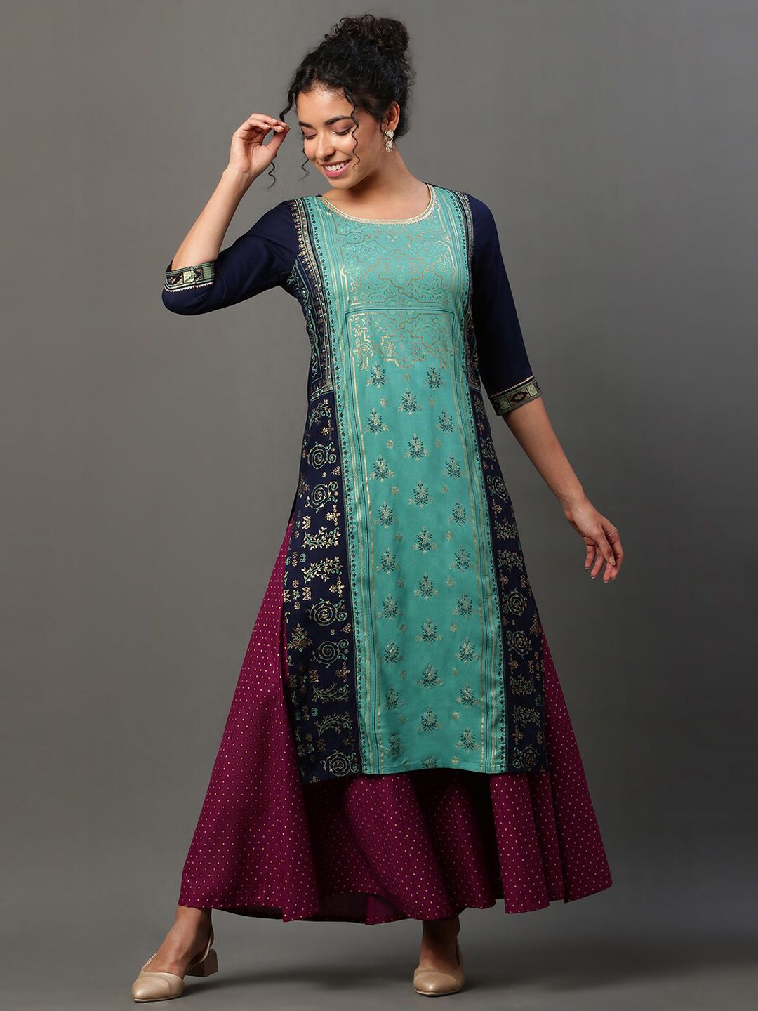 AURELIA Floral Printed Gotta Patti Round Neck Straight Kurta