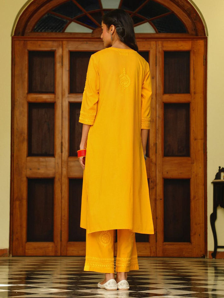 Rumah Wanita Chikankari Set Kurta Sulam Chikankari Kapas Kuning