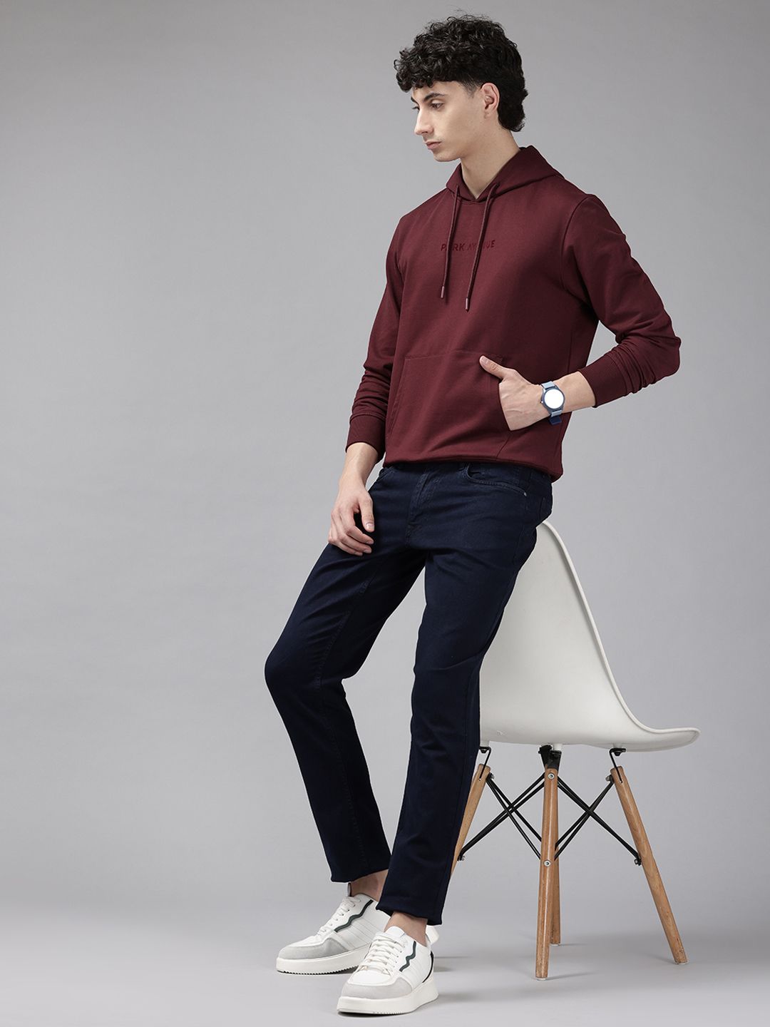Baju Sweat Bertudung Bercetak Logo Park Avenue