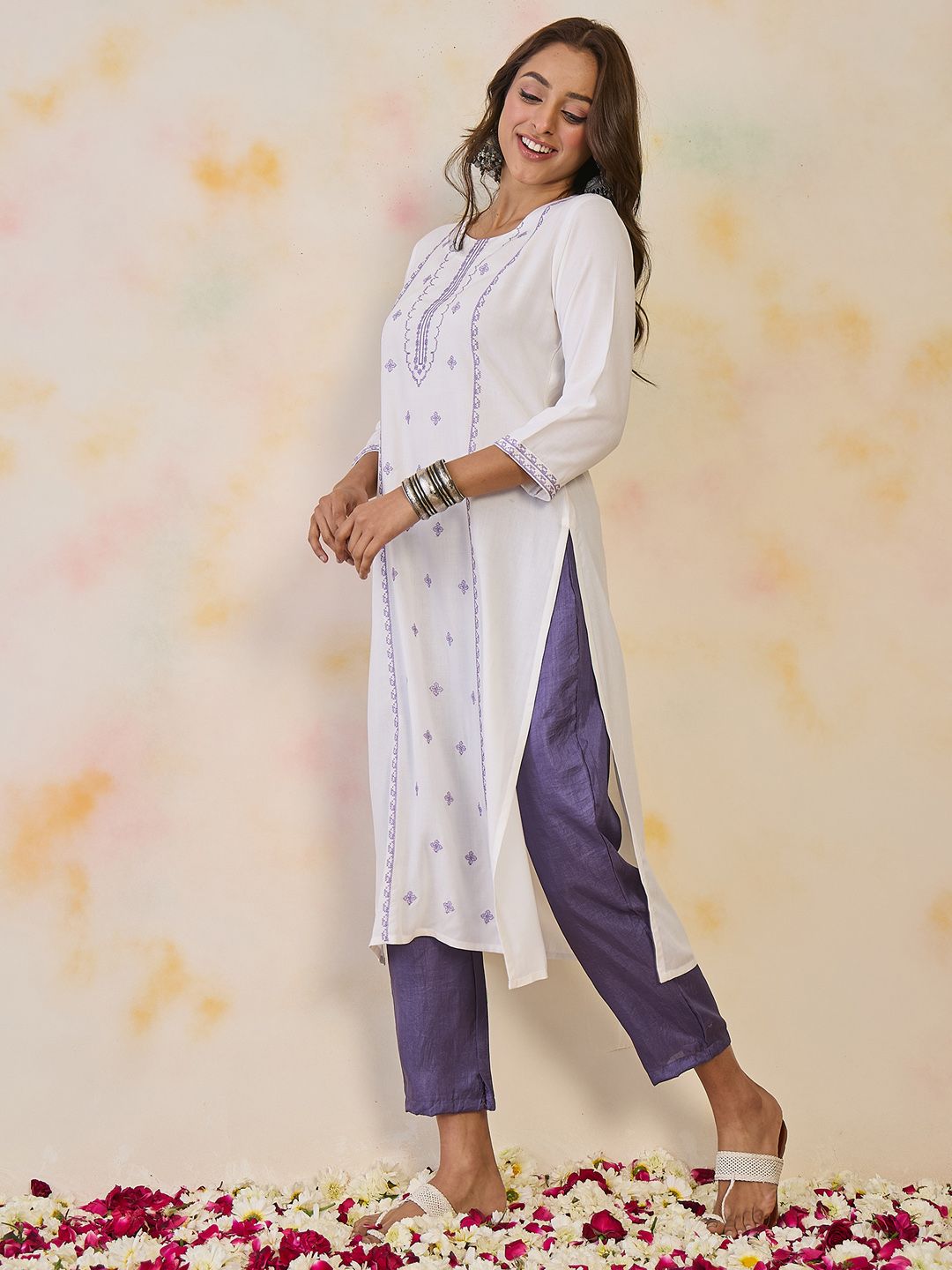 Indo Era Women Ethnic Motifs Embroidered Thread Work Floral Kurta