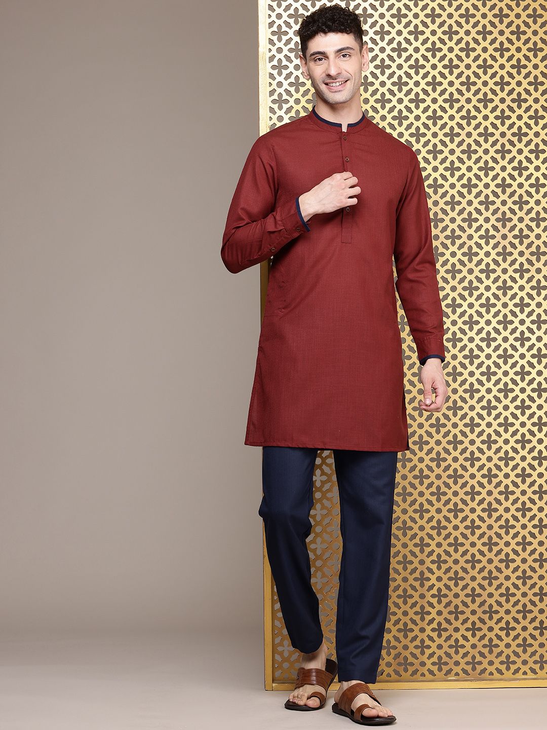 House of Pataudi Mandarin Collar Jashn Kurta with Trousers