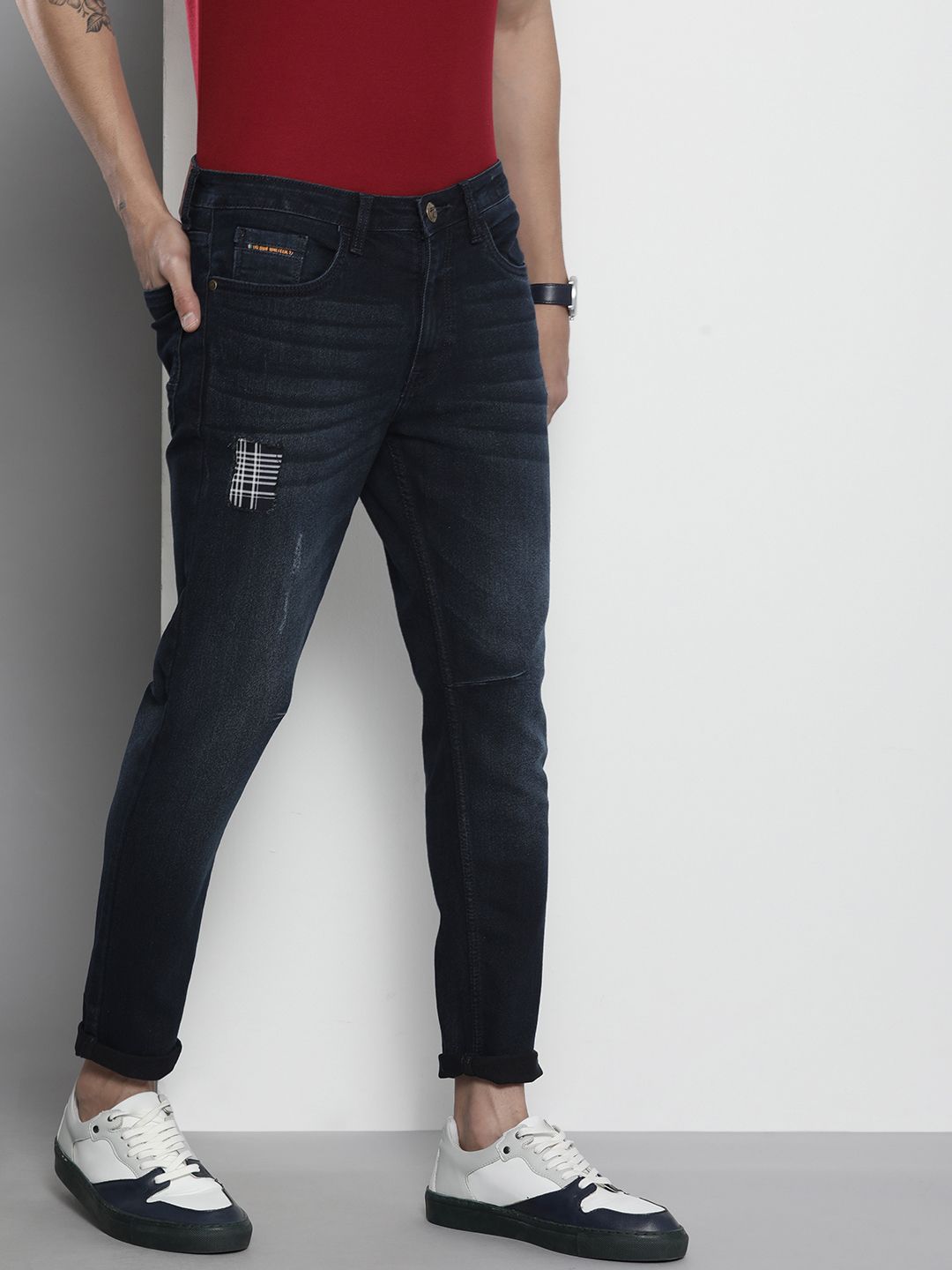 The Indian Garage Co Men Relaxed Fit Low Distress Light Fade Stretchable Jeans